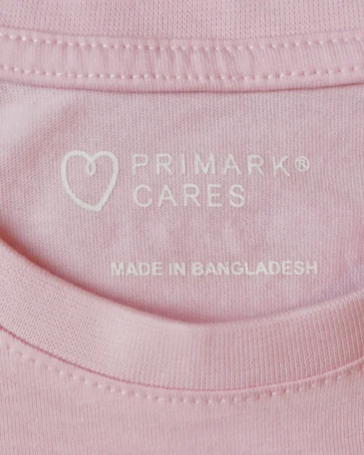 نمای برند بلوز دخترانه نخی صورتی طرح ستاره و متن PRIMARK