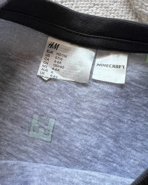 نمای داخل ست بلوز شلوار پسرانه نخی خاکستری طرح ماینکرفت h&m