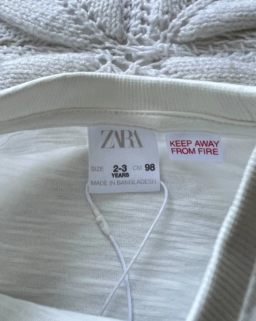 نمای داخل تیشرت پسرانه نخی سفید طرح ماینکرفت zara | اسکایتاپ مرجع تخصصی خرید لباس بچگانه