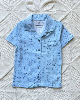 پیراهن آبی نخی طرح حیوانات ریز jack & jones