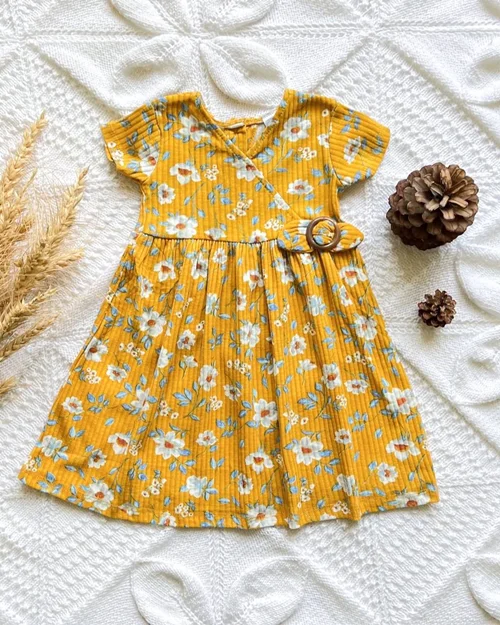 پیراهن کبریتی نخی خردلی طرح گل بابونه little lass