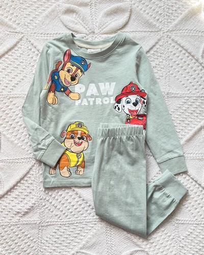 بلوز شلوار نخی سبز کم رنگ طرح سگهای نگهبان h&m