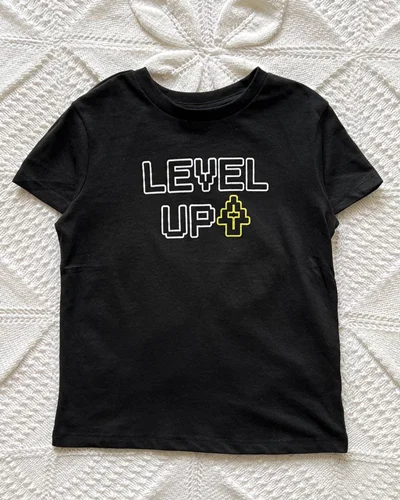 تیشرت مشکی نخی طرح نوشته level up