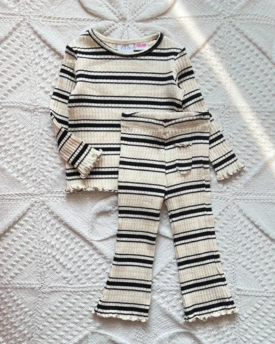 بلوز شلوار کبریتی سفید طرح راه راه zara