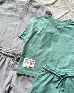 نمای نزدیک ست تیشرت شلوارک یونیسکس نخی/دورس طرح بیسیک zara | اسکای‌تاپ مرجع تخصصی خرید لباس بچگانه