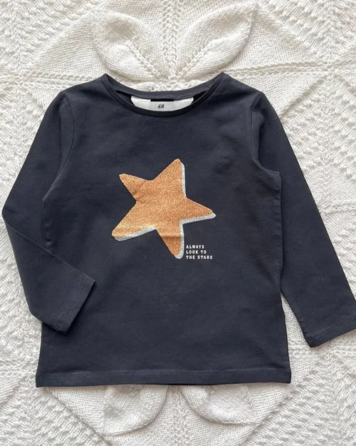 بلوز نخی زغالی طرح ستاره h&m